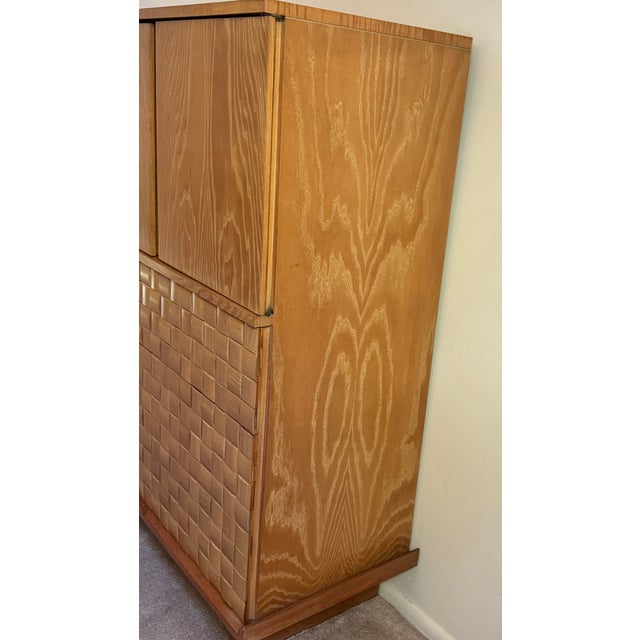 Tan Mid Century Paul Laszlo for Brown-Saltman Oak Dresser For Sale - Image 8 of 17