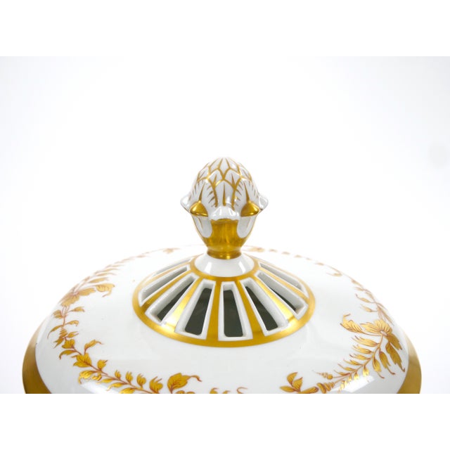 Early 19th Century Antique Large Old Paris French Decorative Covered Centerpiece Urn For Sale - Image 5 of 12