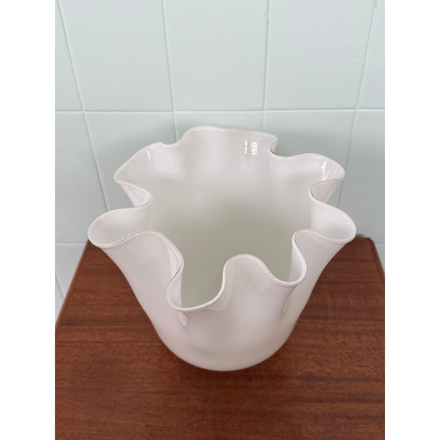 Italian Handkerchief Vase in Opaline White Murano Glass, 1970s For Sale - Image 6 of 16