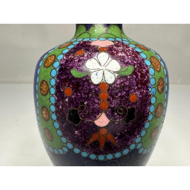 Antique Japanese Cloisonne Vase: Meiji Period Floral Enamel For Sale - Image 6 of 10