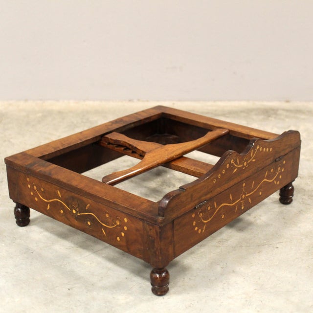 Brown 19th Century Italian Table Lectern in Walnut For Sale - Image 8 of 13