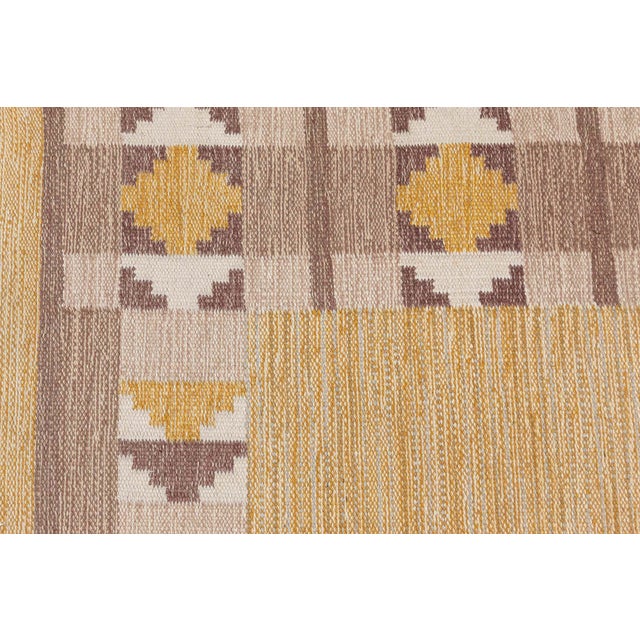 Tan Doris Leslie Blau Mid-Century Scandinavian Tan Flatweave Rug Signed Initial (Jr) For Sale - Image 8 of 8