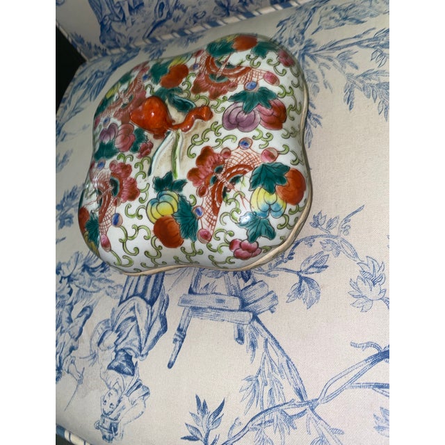 Mid 20th Century Chinese Porcelain Container With Lid For Sale - Image 9 of 10