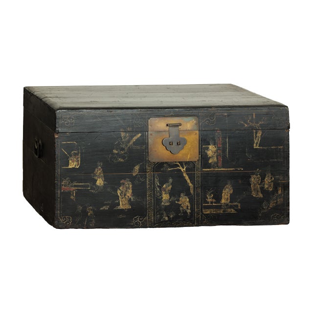 Mid 20th Century Black Chinese Lacquered Blanket Chest with Hand-Painted Figural Scenes For Sale - Image 14 of 18