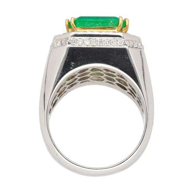 Metal GRS 9.54 Carat Colombian Emerald Insignificant Oil and Diamond Halo Mens Ring, Size 8.5 For Sale - Image 7 of 11