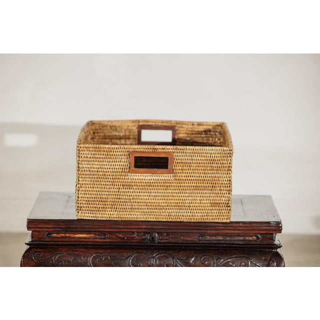 Vintage Rectangular Handwoven Rattan Basket with Wooden Side Handles For Sale In New York - Image 6 of 18