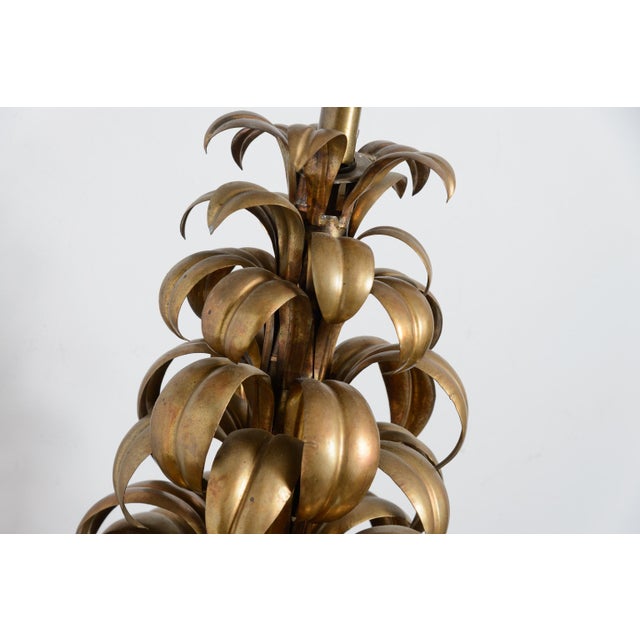 Metal 1960s Neoclassical Style Brass Palm Frond Tole Table Lamp - Pair For Sale - Image 7 of 15