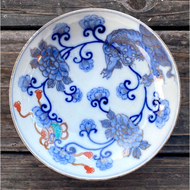 Pair of Antique Japanese Hirado Style Porcelain Pedestal Bowls With Karashishi Lions For Sale - Image 4 of 14