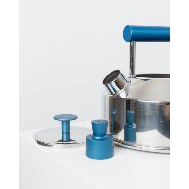 Postmodern Vintage Italian Prandelli Stainless Steel Kettle by Raunkjaer Kjaergaard, 1980s For Sale - Image 3 of 12