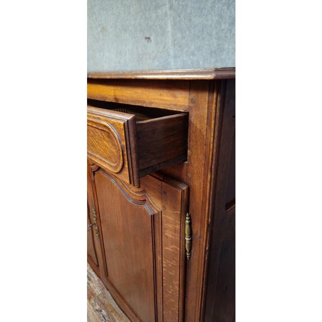 Antique 18th Century Louis XV Regional Low Sideboard in Oak For Sale - Image 4 of 14