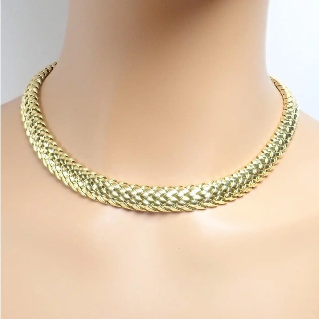 Metal Vintage Tiffany & Co. Vannerie Basket Weave Yellow Gold Necklace For Sale - Image 7 of 17