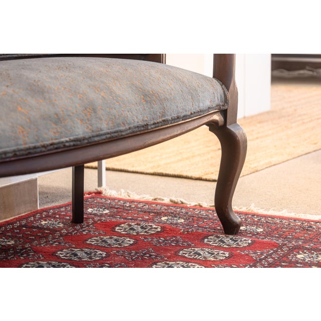 Late 20th Century Vintage Curved Mahogany and Crushed Velvet Settee Bench For Sale - Image 5 of 7