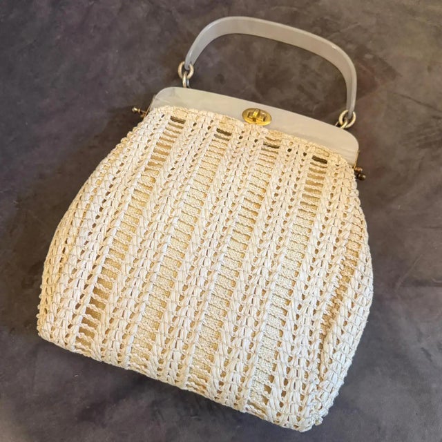 White 1950s High Quality Bakelite and Woven White Cotton Italian Hand-Bag For Sale - Image 8 of 17