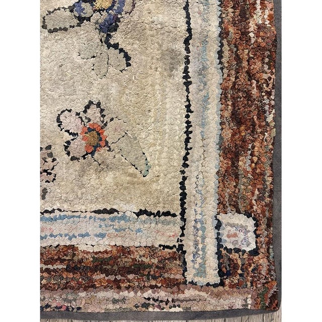 Late 19th Century 1880s Traditional Beige Antique Folk Art American Hooked Knotted Wool Rug For Sale - Image 5 of 7