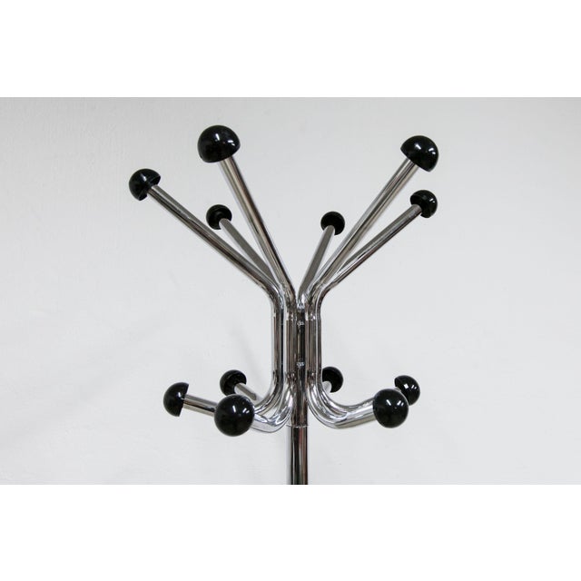 Rotating Parrot Coat Rack with 12 Chrome Hooks and Plastic Half Spheres, 1960s For Sale - Image 17 of 18