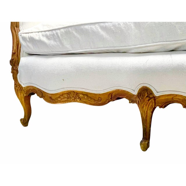 Off-white 19th Century Louis XV-Style French Provincial Intricate Hand Carved Frame With Off White Upholstery For Sale - Image 8 of 12