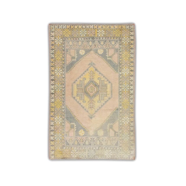 1960s Pink Vintage Turkish Rug 3'10" X 5'8" For Sale In Houston - Image 6 of 6