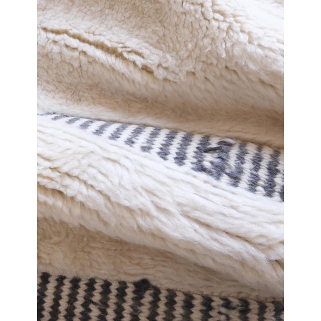Moroccan Beni MRirt Wool Rug - 7.3 X 5 Ft For Sale - Image 4 of 10