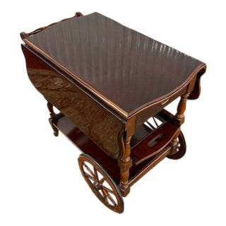 1980s Colonial Tea Cart With Drop Leaf Tabletop, Removable Tray, and a Drawer by Pulaski Furniture For Sale