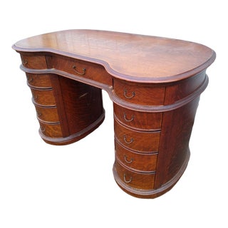 Antique 1910s-1920s Quarter Sawn Oak Oval Desk For Sale
