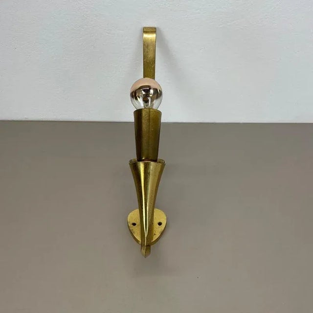 1950s Minimalist Brass Theatre Wall Light in the style of Stilnovo and Gio Ponti, Italy, 1950s For Sale - Image 5 of 18