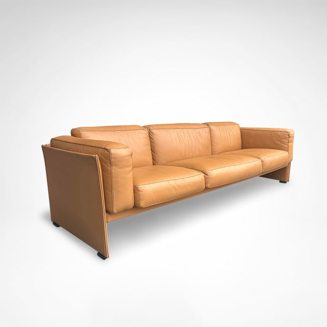 Mid-Century Modern Duc Camel Leather Three-Seater Sofa by Mario Bellini for Cassina, 1990s For Sale - Image 3 of 10