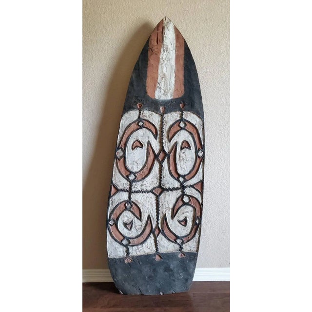 Tribal Important Monumental Antique Oceanic Papuan Asmat Carved Wood War Shield For Sale - Image 3 of 13