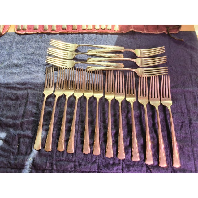 American Gorham 1938 Sterling Silver Flatware, Greenbrier Pattern, 102 Pieces Including 18 Full Place Settings and Serving Pieces For Sale - Image 3 of 18