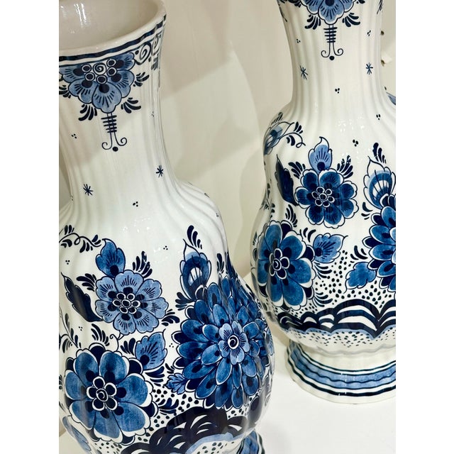 Royal Blue Pair of Royal Goedewaagen Pair of Delft Blue & White Hand-Painted Porcelain Vases for Baker Knapp & Tubbs For Sale - Image 8 of 12