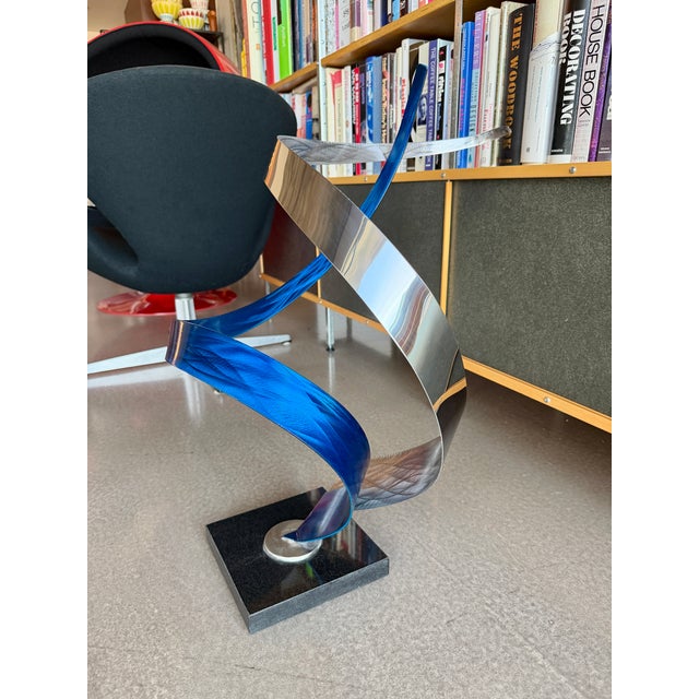 1990s Large Modern Metal Ribbon Chrome Blue Sculpture Marble Base Brutalist Kinetic For Sale - Image 5 of 16