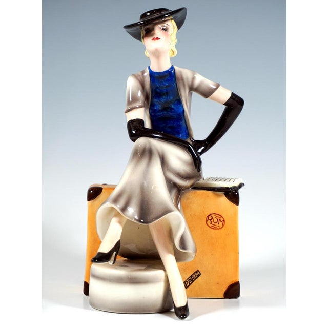 Rare and delicate goldscheider art déco ceramic figurine of the 1930s: elegant young lady with chin-length curly blonde...