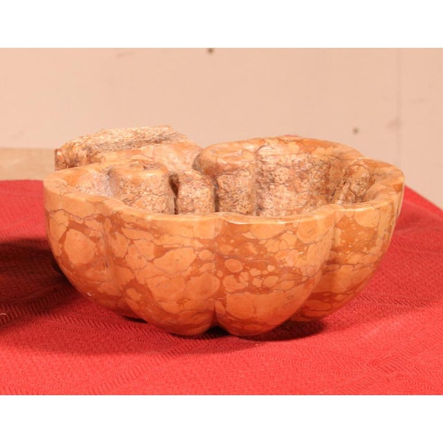 Very nice pair of pink marble font from the 19th century Very nice work from the south of France In superb condition and...