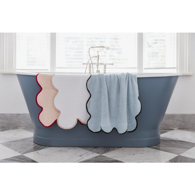 Kassatex x Chairish Scallop Tubmat, Peach/Berry Chairish