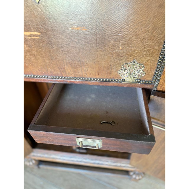 Rare Antique Prohibition Era Liquor Cabinet / Hidden Bar Leather Wrapped 1920s For Sale In Las Vegas - Image 6 of 12