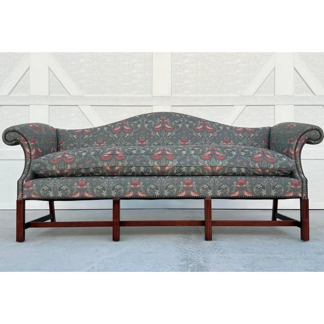 William Morris - Style Fabric Mid Century Down Chinese Chippendale Camelback Settee Sofa Couch Georgian Design For Sale - Image 4 of 18