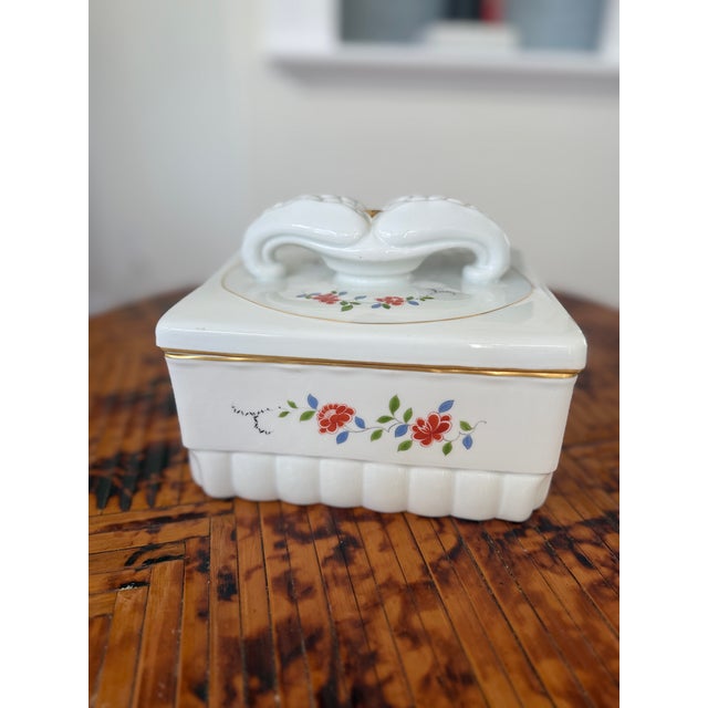 Meissen Porcelain Early 20th Century Large Meissen Covered Porcelain Box With Floral Decoration For Sale - Image 4 of 6