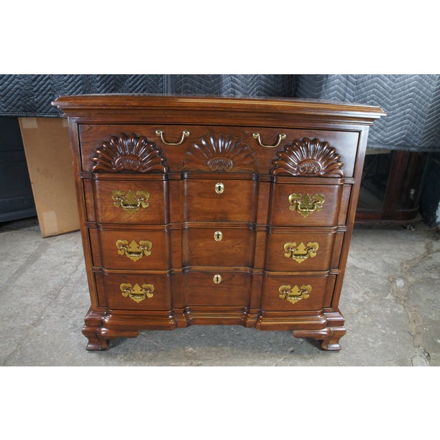 Late 20th Century Vintage Harden Georgian Style Solid Cherry Goddard Block Front Chest of Drawers For Sale - Image 5 of 12