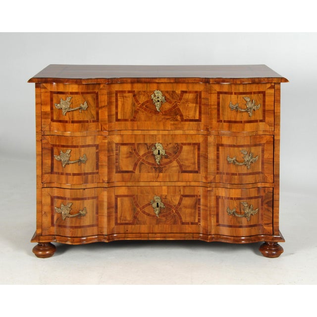 Antique baroque chest of drawers Southern Germany Walnut, plum circa 1760 Dimensions: H x W x D: 81 x 109 x 60 cm : Three-...