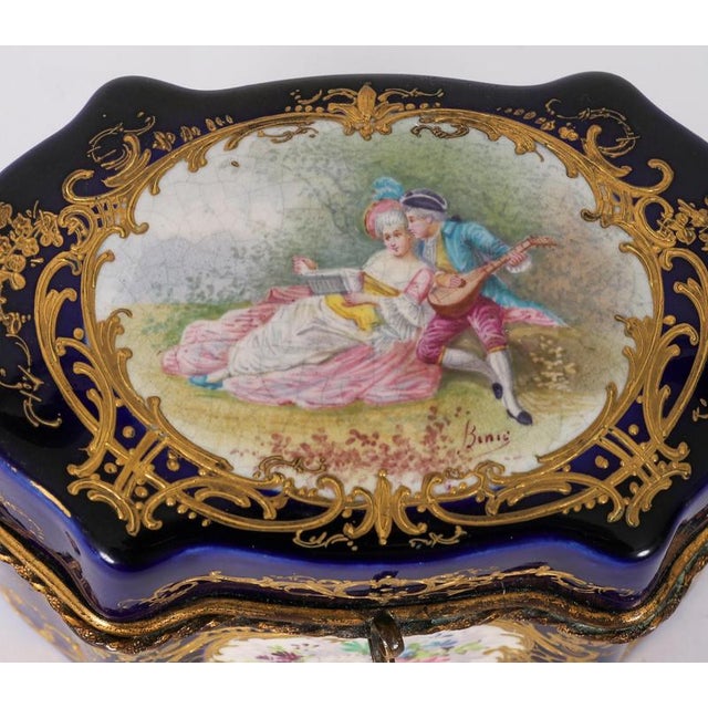 Antique French Cobalt Blue Porcelain Jewellery Casket from Sevres, 19th Century For Sale - Image 4 of 16