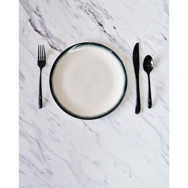 Contemporary Set of 8 Minimalist "Variation 3 Dé" Breakfast Plates by Ann Demeulemeester for Serax, in White Glazed Porcelain With Organic Black Border For Sale - Image 3 of 11