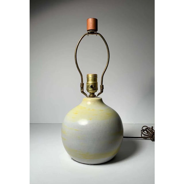 Ceramic Gordon Martz Table Lamp White with Yellow Swirls For Sale - Image 7 of 8