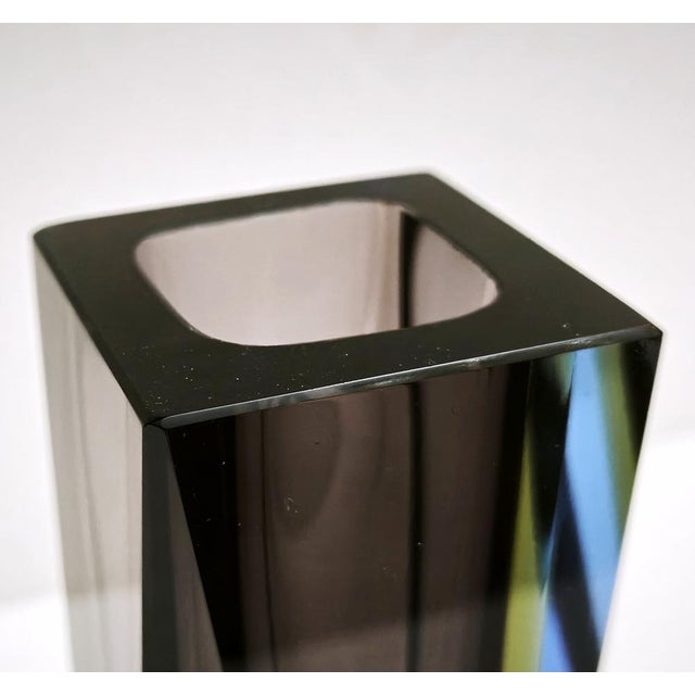 Geometric Faceted Uranium Sommerso Murano Glass Vase, Italy 1960s For Sale - Image 15 of 18