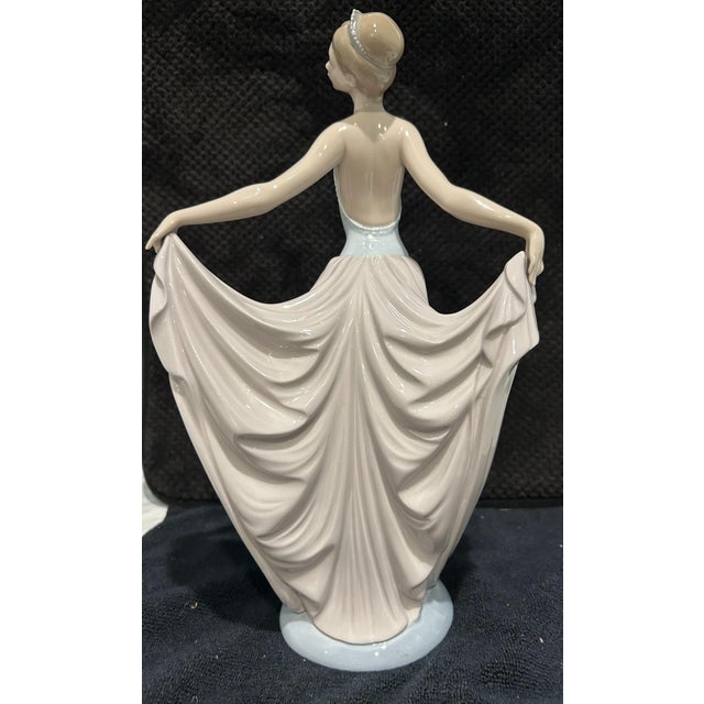 Baroque Mid 20th Century Lladró. "The Dancer" For Sale - Image 3 of 3