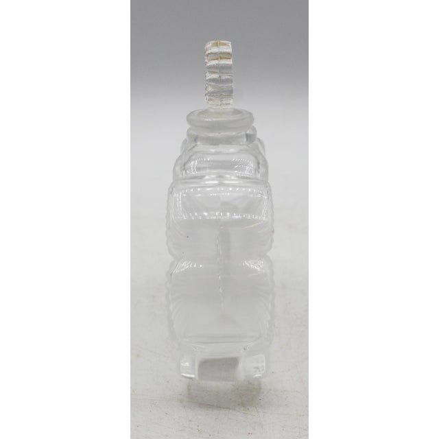 French C. 1945-77 "Deux Fleurs" French Perfume Bottle by Lalique For Sale - Image 3 of 5