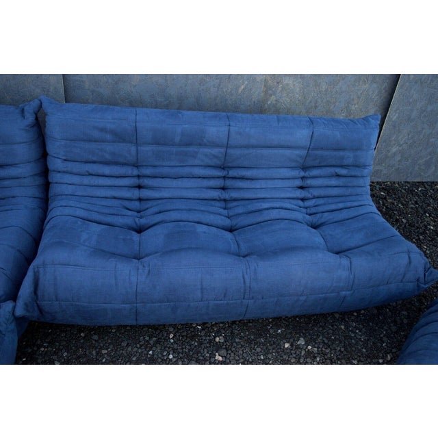 Togo Sofa Set in Blue by Michel Ducaroy for Ligne Roset, Set of 5 For Sale - Image 4 of 8