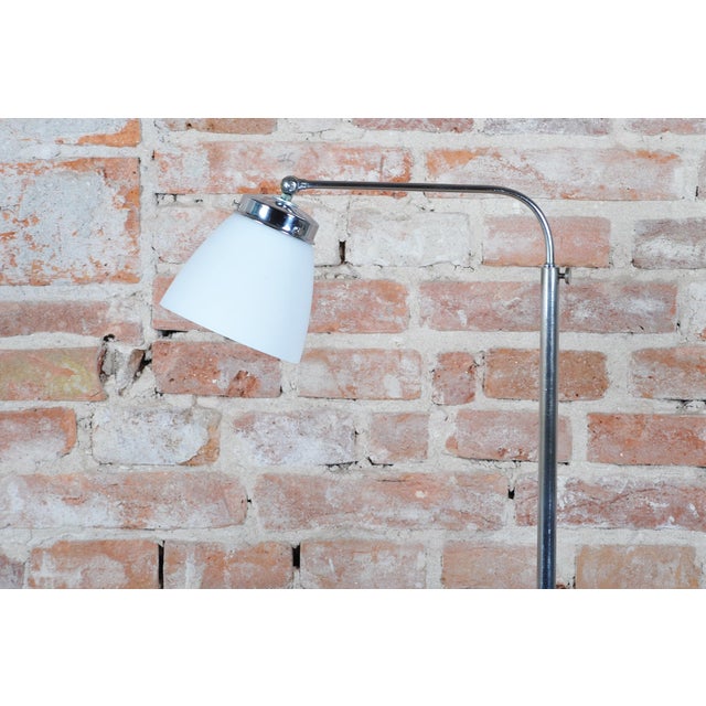 Dissociative:145 cm / 57.09″ Socket: E27 This visually captivating and shape-refined floor lamp in the spirit of Bauhaus...