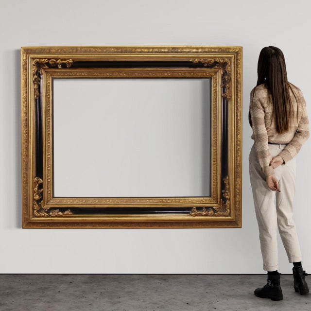 Large French frame from the late 20th century. Object of great size and impact, in wood, plaster and resin, carved,...