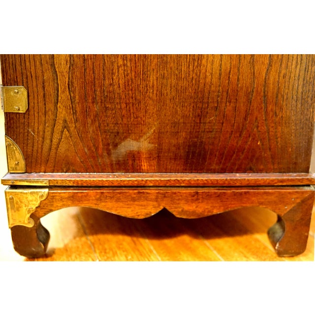 Asian Antique 19th Century Antique Korean Elm Wood and Brass Tansu Chest For Sale - Image 3 of 13