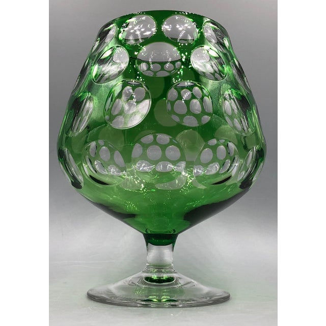 Mid-Century Modern Faceted Vase in Emerald Green attributed to a design by Karel Wünsch for Nový Bor, Bohemia, 1960s For Sale - Image 13 of 15