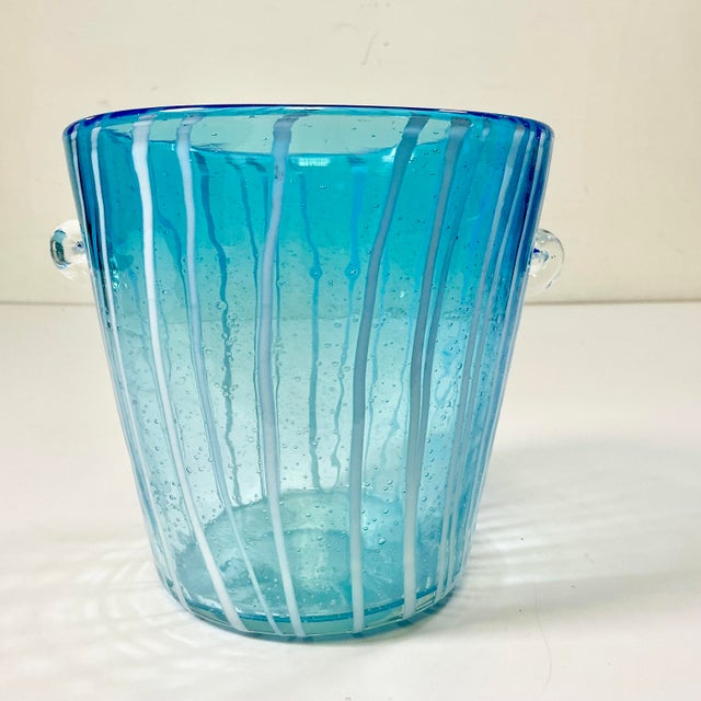 1960s 1960s Vintage Italian Hollywood Regency Pablo Venini Murano Glass Ice Bucket With Petite Bubbles For Sale - Image 5 of 10